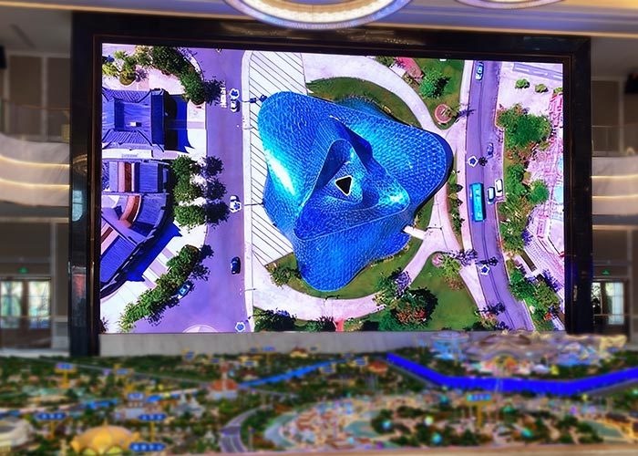 115 m² P4 exhibition hall display