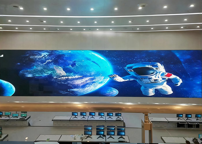 164 m² P1.5 command center video wall
