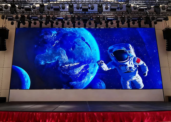 49 m² P1.5 lecture hall stage display