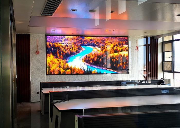 6.9 m² P1.2 control room display
